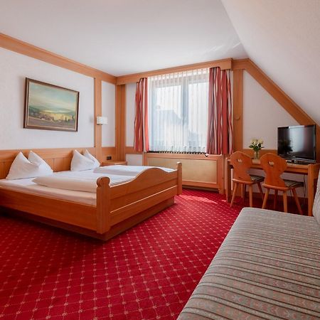 איפהופן Gasthof & Hotel Goldene Krone מראה חיצוני תמונה