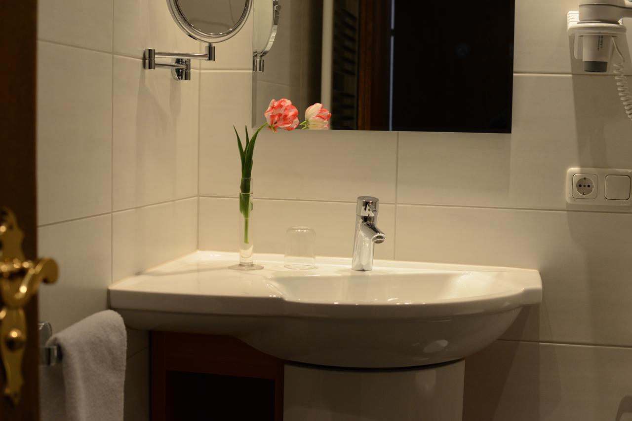 איפהופן Gasthof & Hotel Goldene Krone מראה חיצוני תמונה