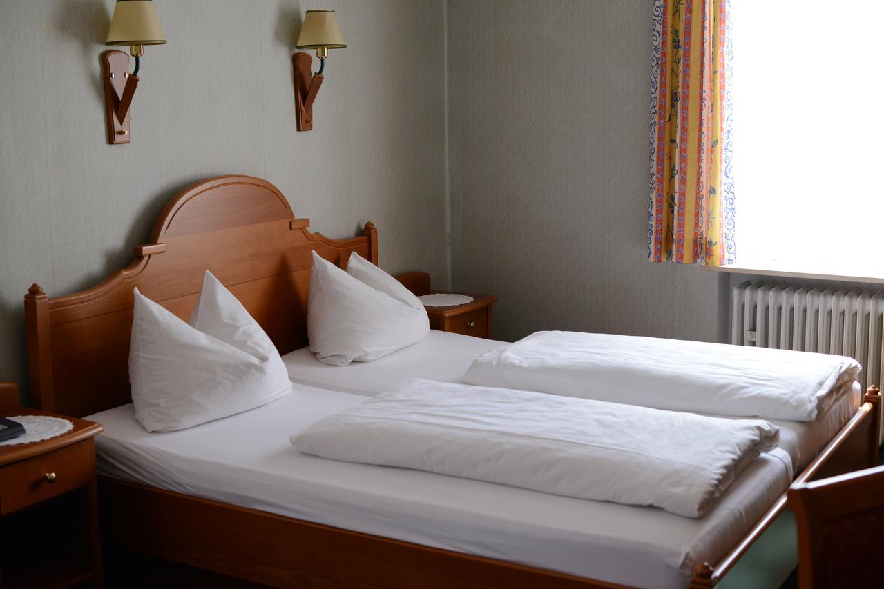 איפהופן Gasthof & Hotel Goldene Krone מראה חיצוני תמונה