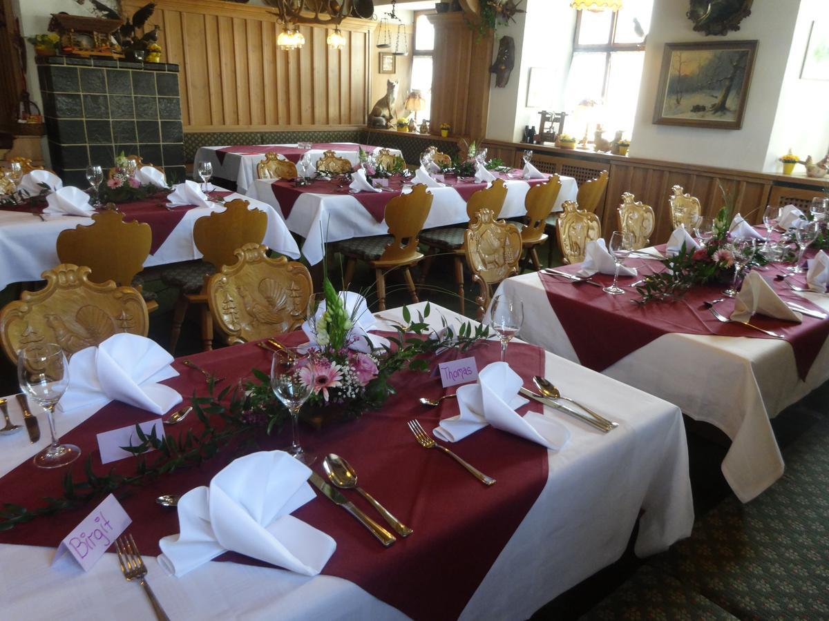 איפהופן Gasthof & Hotel Goldene Krone מראה חיצוני תמונה