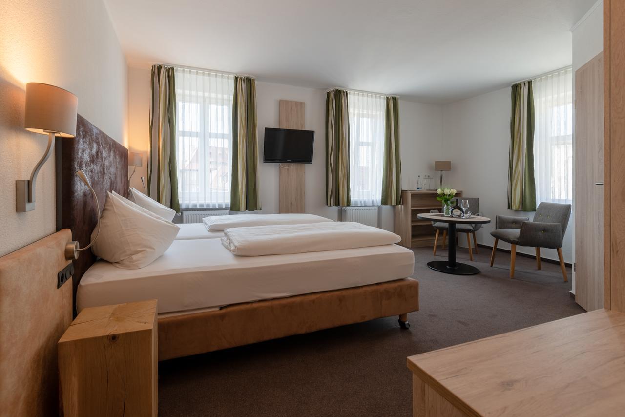 איפהופן Gasthof & Hotel Goldene Krone מראה חיצוני תמונה