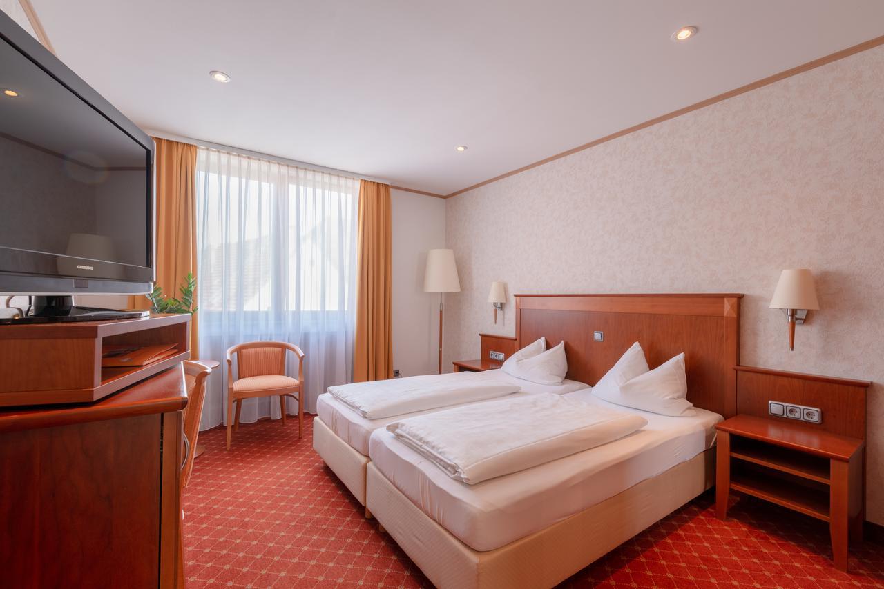 איפהופן Gasthof & Hotel Goldene Krone מראה חיצוני תמונה